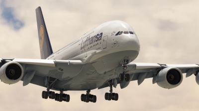 Hues By Horizon Lufthansa Old Colors Livery Pack - FlyByWire A380 screenshot