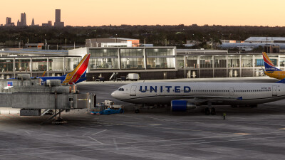 KTUL Tulsa International Airport - Microsoft Flight Simulator screenshot