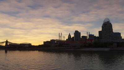 Dfflyer Direct Cincinnati City - Microsoft Flight Simulator screenshot