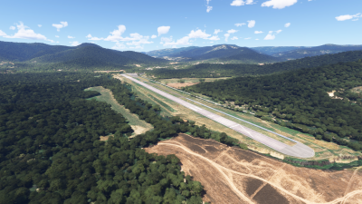 LFTZ Gulf of Saint-Tropez Airport - Microsoft Flight Simulator 2024 screenshot